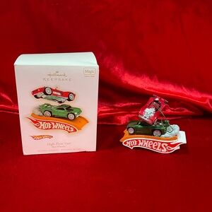 2009 Hallmark  Hot Wheels "High-Flyin' Fun!" Magic Christmas Ornament Race Cars